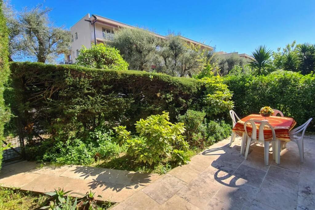 Casalionelantibes 70 Sqm Apartment With Garden And Parking ภายนอก รูปภาพ
