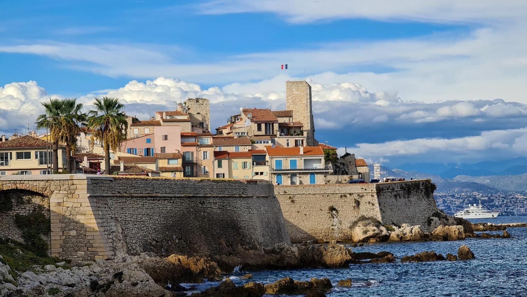 Casalionelantibes 70 Sqm Apartment With Garden And Parking ภายนอก รูปภาพ